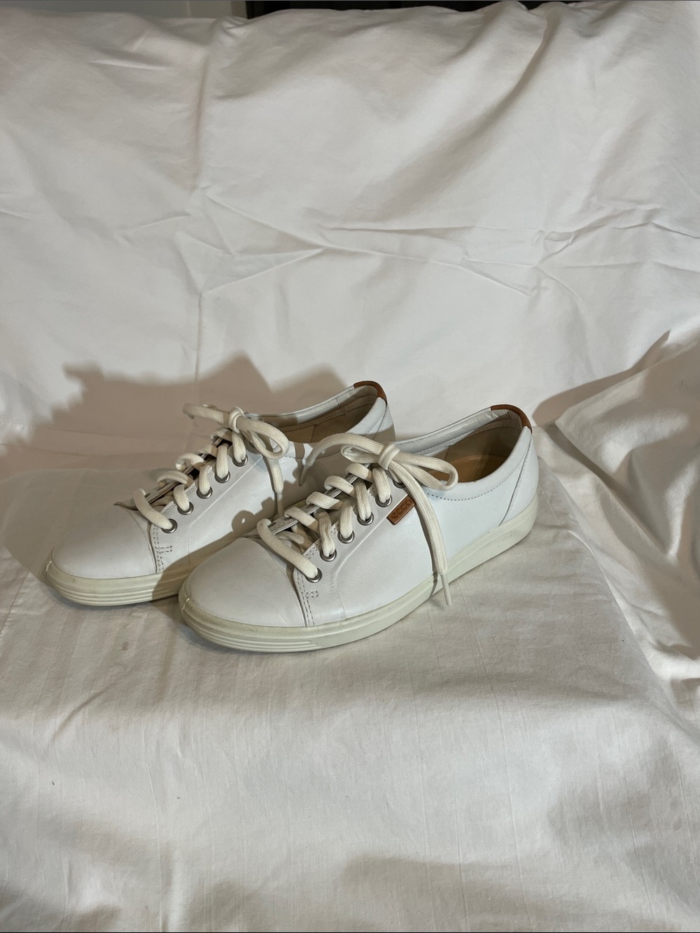 Ecco White Leather Low-Top Sneakers with Tan Heel Tab